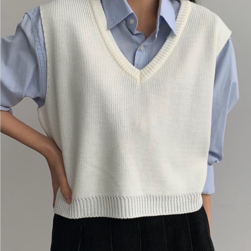 Elegant White V-Neck Sweater Vest